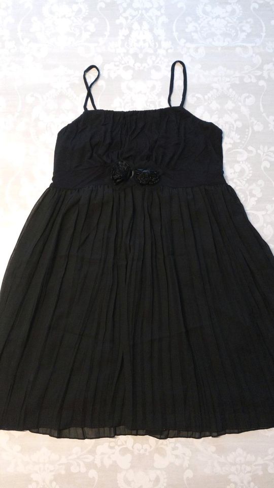 Festliches Kleid schwarz Gr. 44 wie Neu in Thüringen - Rudolstadt | eBay  Kleinanzeigen ist jetzt Kleinanzeigen