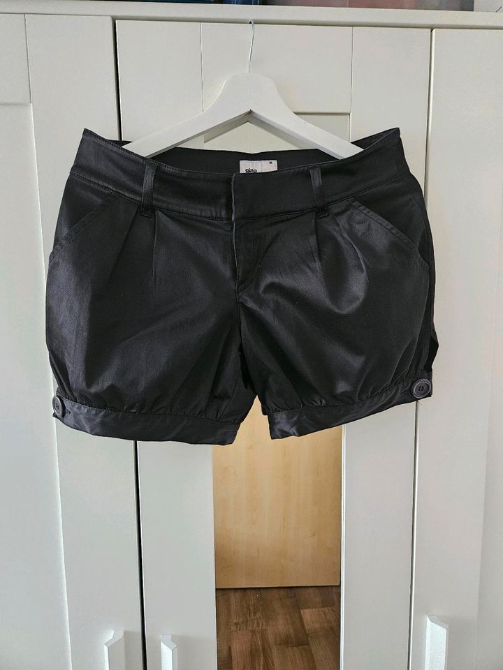 Schwarz Shorts Kurze Hose gr.36 in Weeze