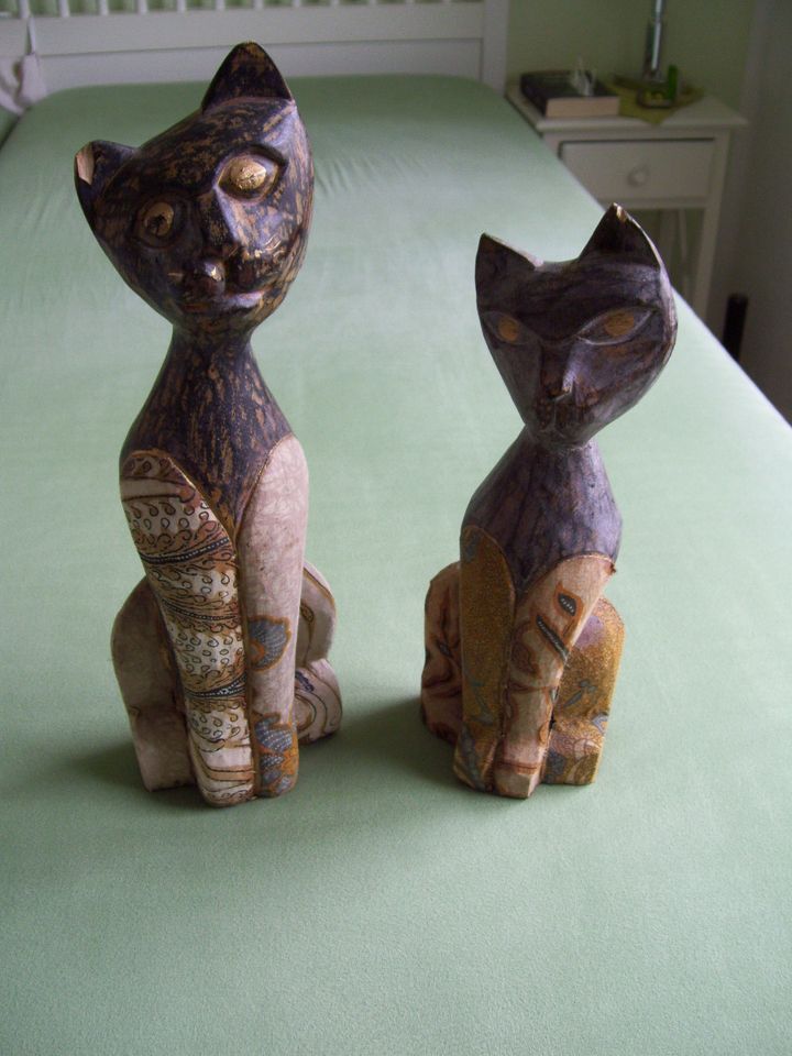 2x Dekofigur Katze Holz Batik Handarbeit Braun Leichtes Balsaholz in Berlin