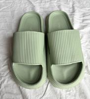 Wie neu! Pammys/Pummys Badeschuhe/Hausschuhe, lindgrün, Gr. 44-45 Hessen - Hünstetten Vorschau