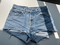 Shorts mid waist Levi’s jeans M 38 W29 Hessen - Darmstadt Vorschau
