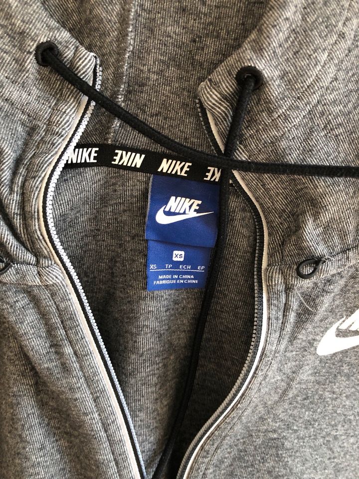 Nike hoodie shop lang