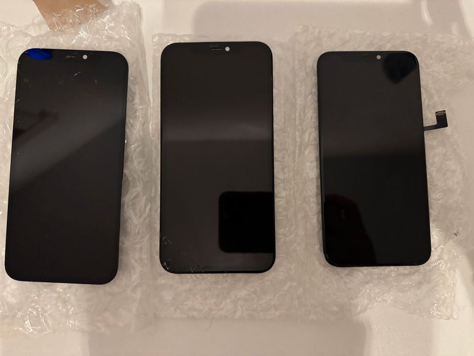 Originale Displays für Iphone  11 / 11 Pro + 2x 12 Defekt in Bremerhaven