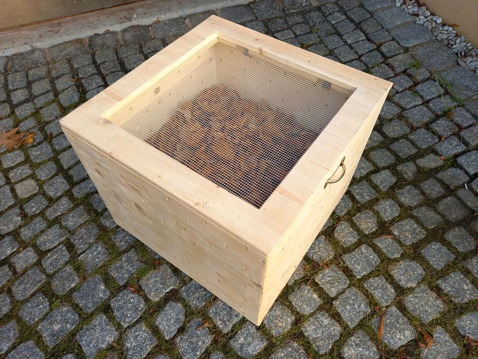 Terrarium mit überwinterungskiste und Häuschen schildkröte in Görlitz