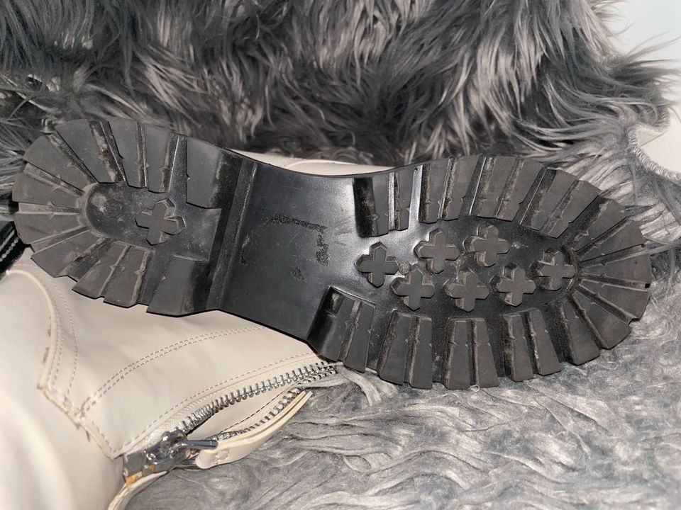 Stiefel Boots Creme Größe 39 H&M in Dresden
