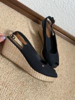 Tommy Hilfiger Damen Sandalen dunkelblau Sachsen-Anhalt - Lutherstadt Wittenberg Vorschau