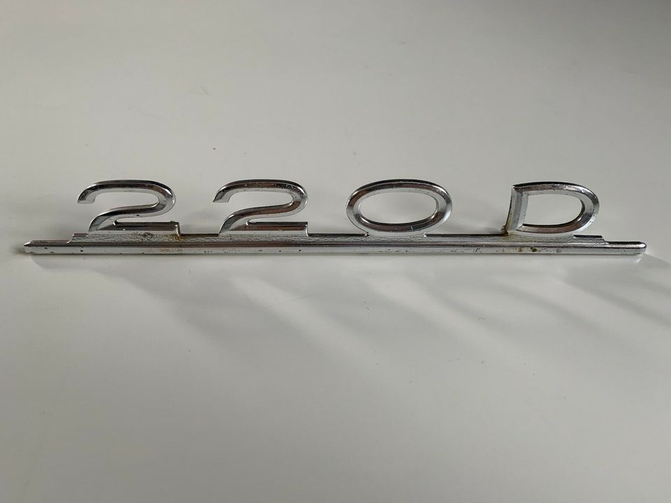 Mercedes Benz "220D" Emblem Schriftzug W110 W115 W123 Oldtimer in Merkendorf