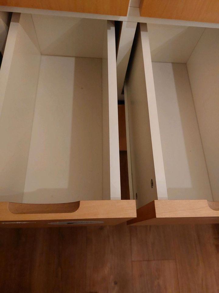 Ikea Rakke Kleiderschrank in Vögelsen