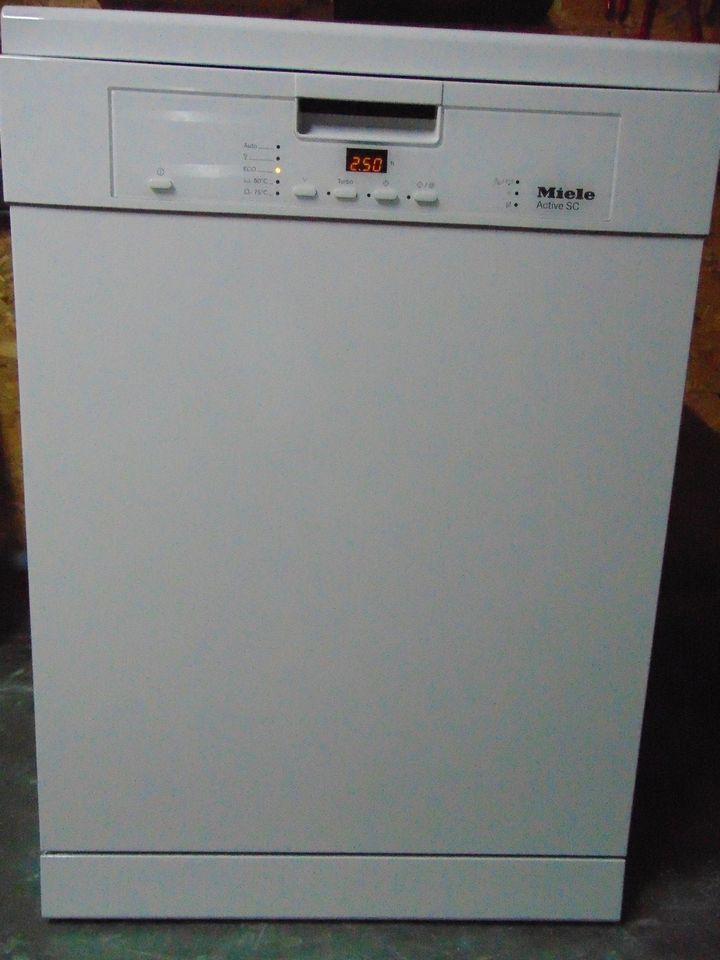 Waschmaschine Kühlschrank Spülmaschine Wäschetrockner Elektroherd in Korbach