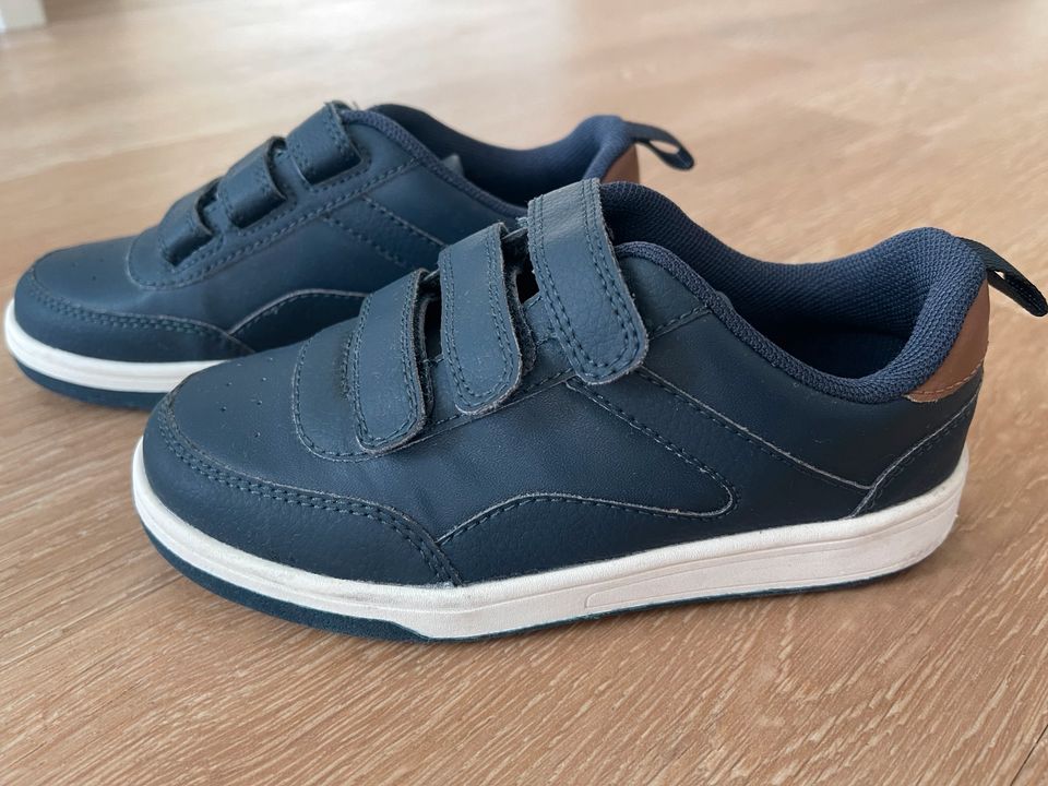 Sneaker blau neu 28 H&M Junge Mädchen Schuhe Klettverschluss in Selsingen