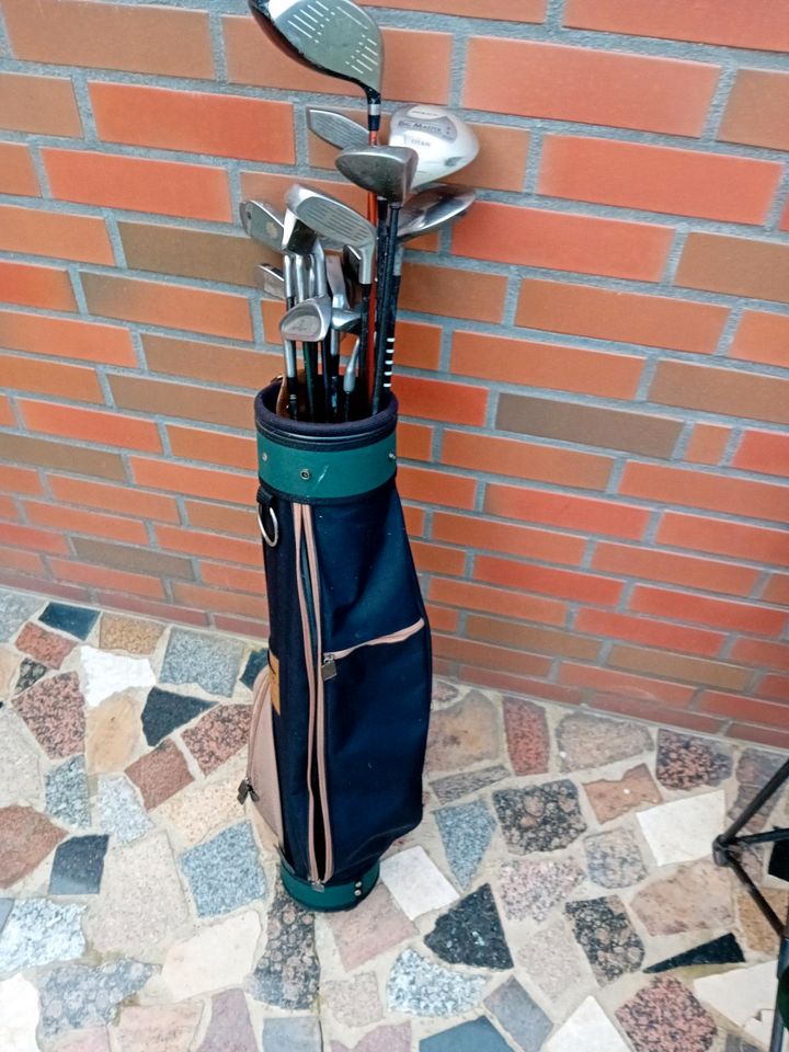 Golfschläger mit Tasche in Anröchte