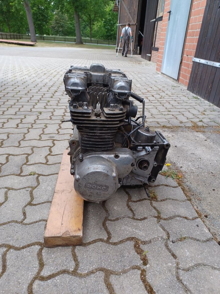 Kawasaki  z 1 B Motor 74/75 zum aufbauen in Celle