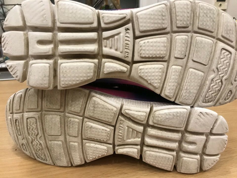 Mädchen Sketchers Sneaker Sport Schuhe Gr 34 neuwertig in Simbach