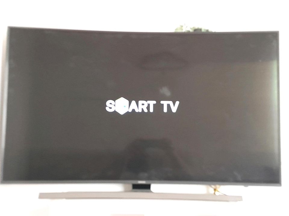 Samsung Smart Tv 55 Zoll 4K UHD Curved UE55JU7590T One Connect Bo in Berlin