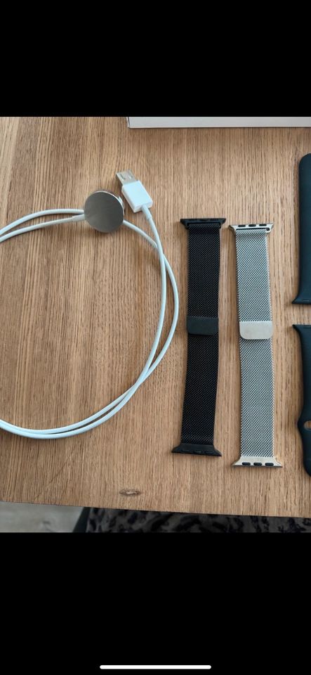 Noch zu haben/Verkaufe im Auftrag Apple Watch Series 3 in Neumünster