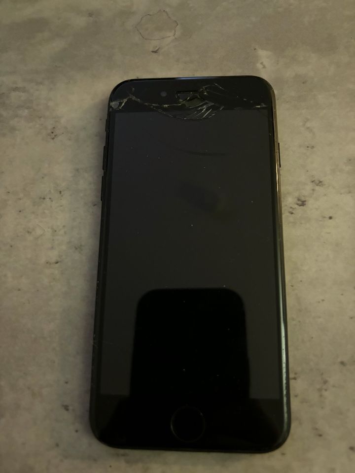 iPhone 7 (defekt) schwarz 32 GB in Oranienburg