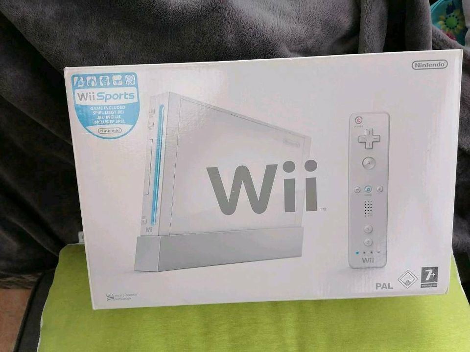 Nintendo Wii mit Zubehör, neuwertig in Brüggen