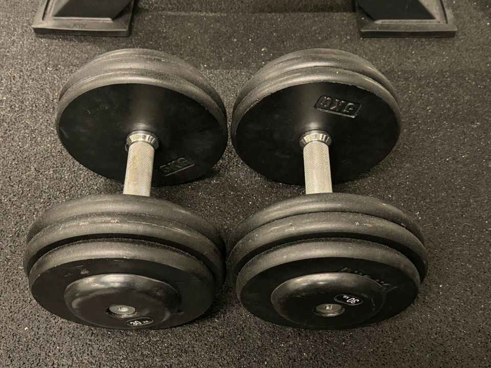 ATX MEGAFITNESS STUDIO KOMPAKT KURZHANTELN JE 2X  22,5kg u 30 KG in Schloß Holte-Stukenbrock