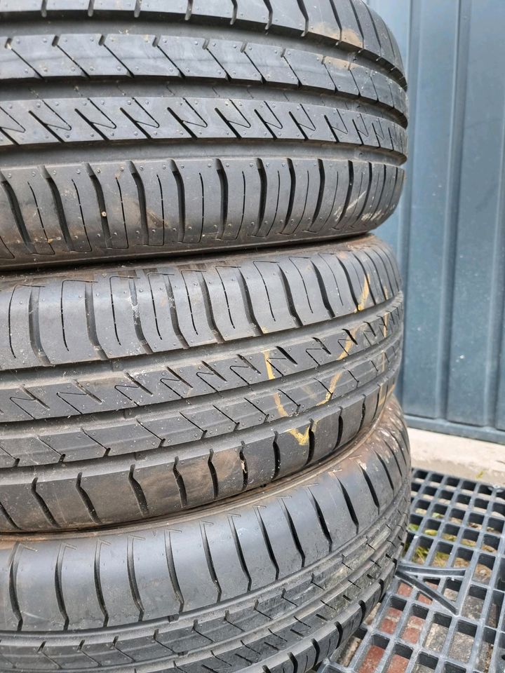 4x Sommerreifen 185/65R15 88H 7mm in Detmold