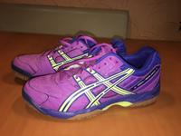 Sportschuhe Hallensportschuhe Turnschuhe Asics Gel Squad Gr 39 Thüringen - Sondershausen Vorschau
