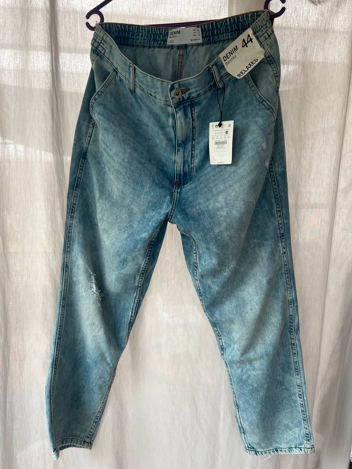 Hellblaue Jeans Bershka Größe M Neu Relaxed Fit in Köln