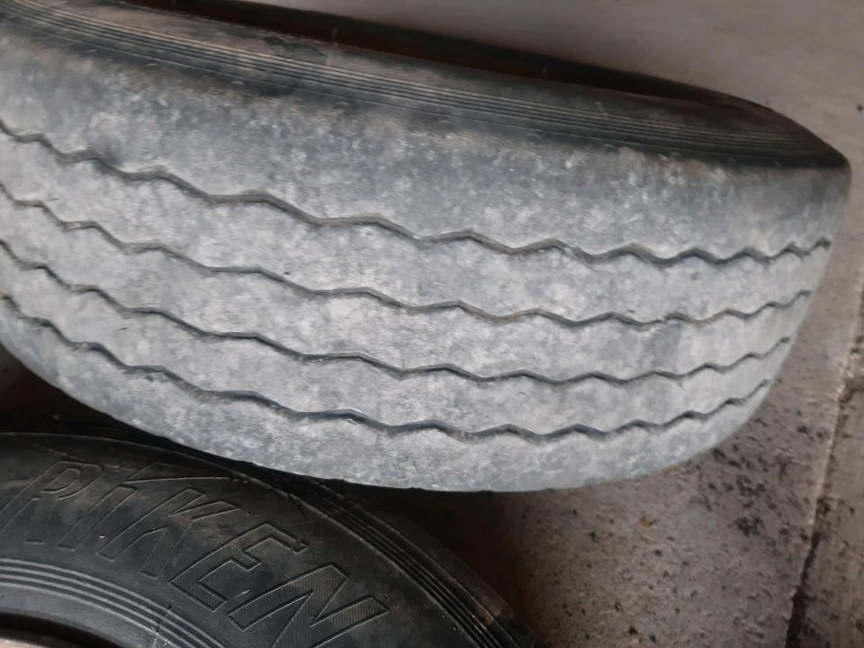 Komplettradsatz Lkw Kipper Reifen Felgen 385 70 19.5 in Mengkofen