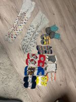 2x Strumpfhose Junge H&M mit einigen Socken Rheinland-Pfalz - Michelbach (Westerwald) Vorschau