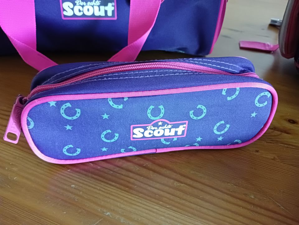 Scout Genius Büchertasche Mädchen lila mit Hufeisen + Zubehör in Schwarzenbruck