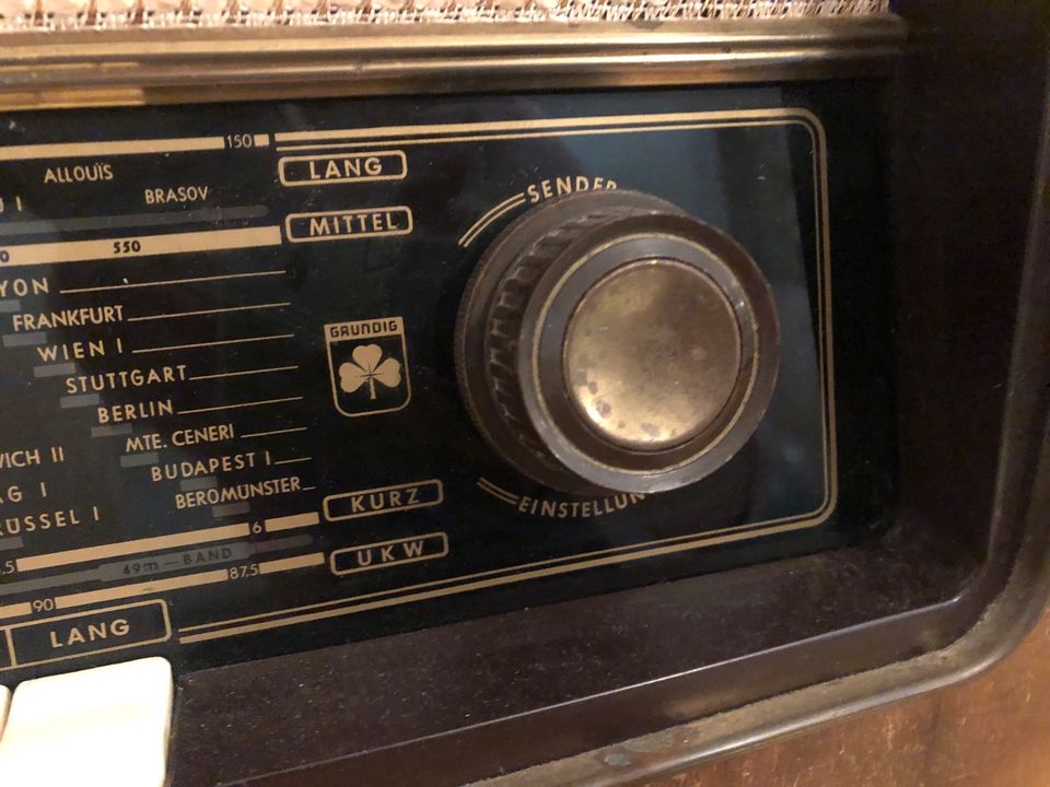 Nostalgie Radio aus Holz Röhrenradio in Hüffelsheim