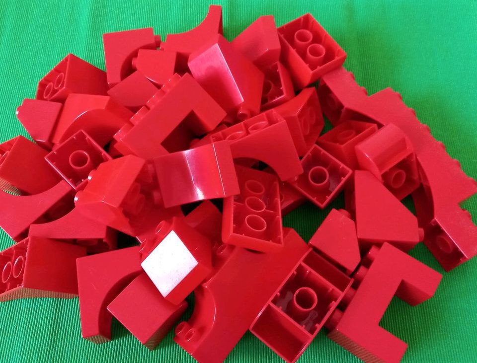 Lego-Duplo "Sortiment Sondersteine in ROT  38teilig" in Hannover