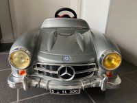 Mercedes-Benz 300 SL Tretauto, bespielt, aber gut erhalten Niedersachsen - Oldenburg Vorschau