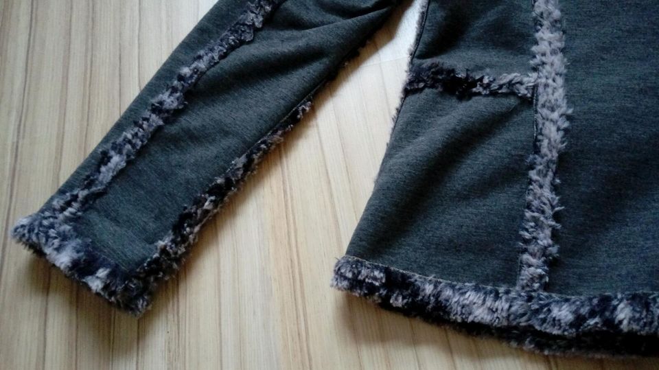 Biba Webpelzjacke Damen grau Größe 40 neuwertig in Münchenbernsdorf