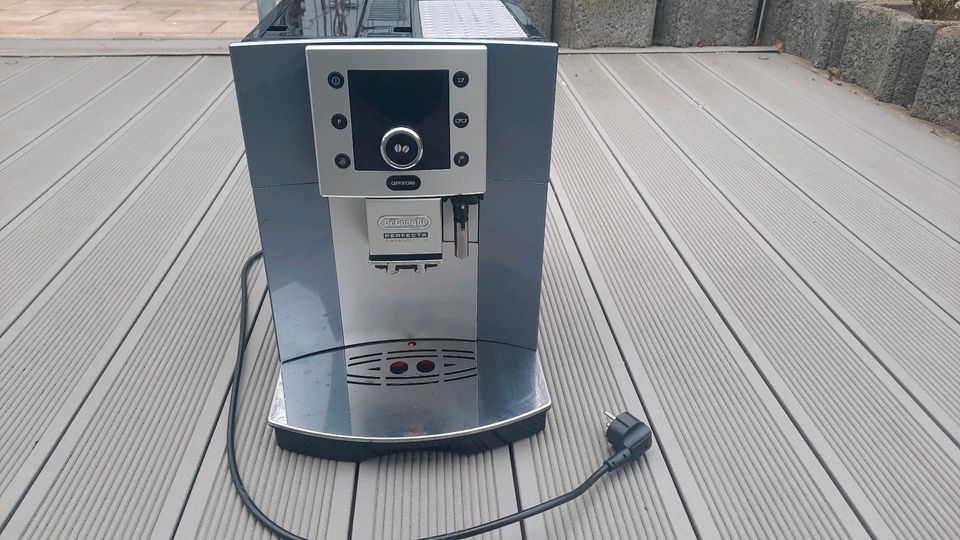 Kaffeevollautomat DeLonghi Perfecta Esam 5550.M in Berlin