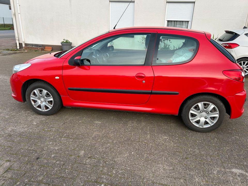 Peugeot 206 TÜV bis 06.2025 in Goldenstedt