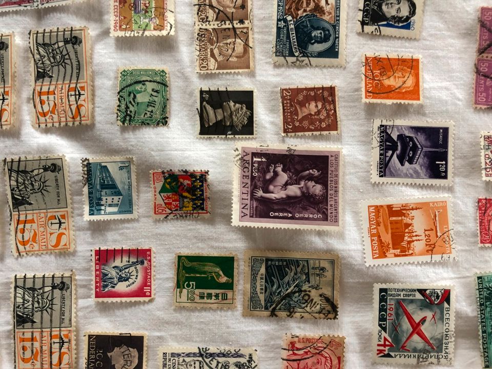 Internationale Briefmarken 1950er Jahre in Nürnberg (Mittelfr)