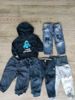 Set 5 Hosen Jeans Jogginghose Hoodie Gr.74/80 Nordrhein-Westfalen - Dormagen Vorschau