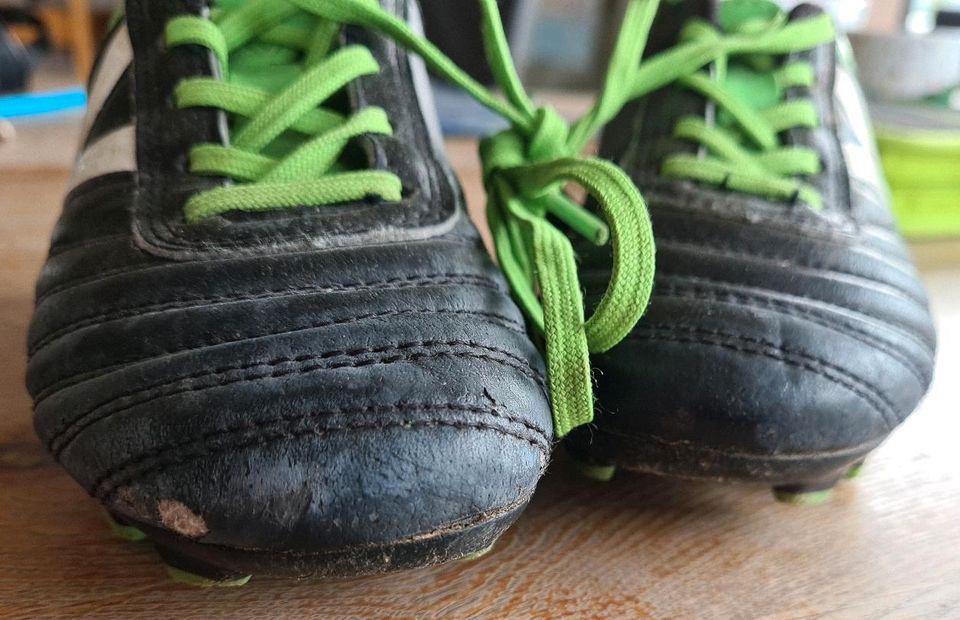 Schuhe Fußball Stollenschuhe Größe 29 in Brennberg