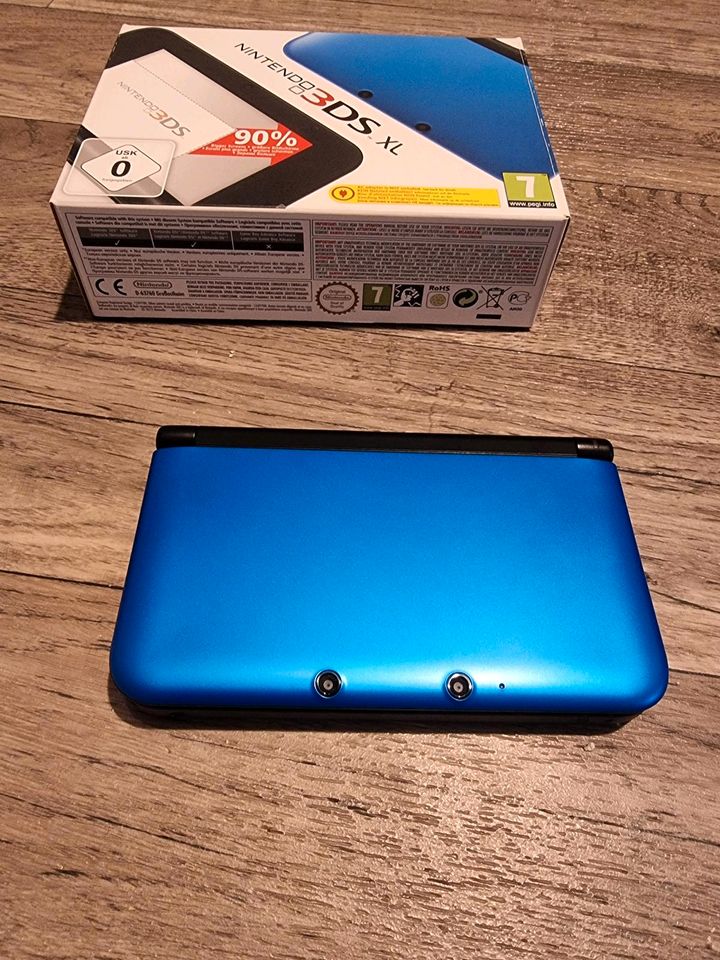 Nintendo 3DS XL mit 18 Spielen und Zubehör in Hannover