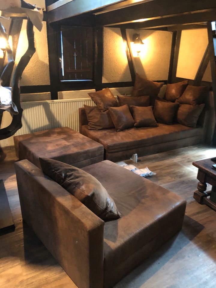 Couch und Sessel (3 teilig / Kann verbunden werden) in Niedernhausen