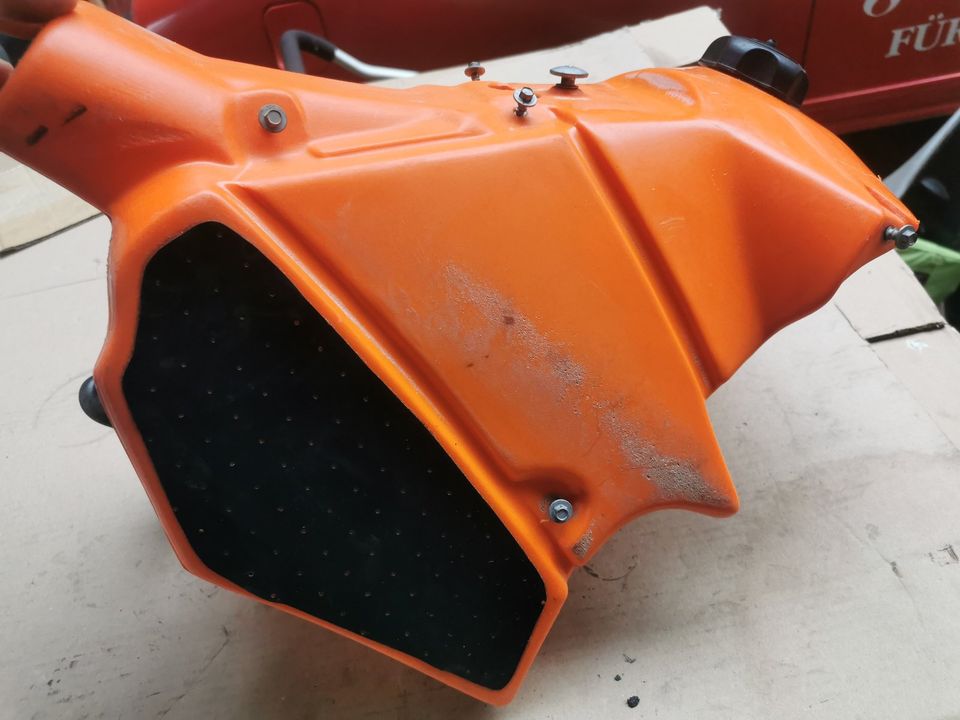 Tank orange KTM EXC 59007013500 525 450 250 400 SX 03-07 in Groß Teetzleben