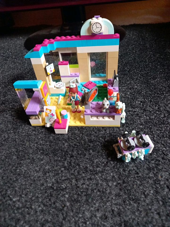 Lego friends  kleine Tierklinik 41085 in Berlin