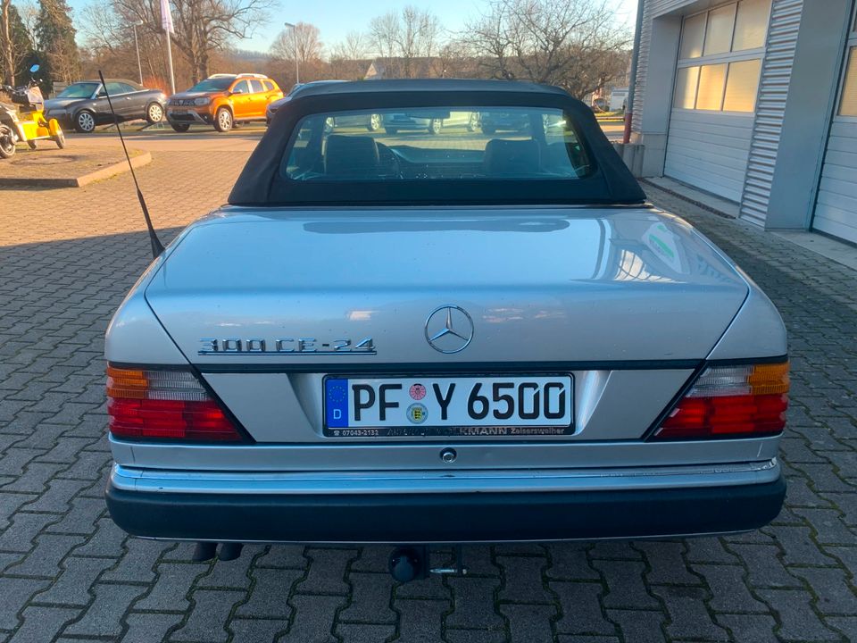Mercedes CE300 W124 H-Zulassung Oldtimer in Maulbronn