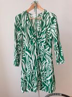 Bash Ba&sh lady dress grün 70s Viskose M neu Friedrichshain-Kreuzberg - Kreuzberg Vorschau