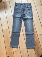 Jeans von S.Oliver in grau wattiert Gr. 176 slim Niedersachsen - Wennigsen Vorschau