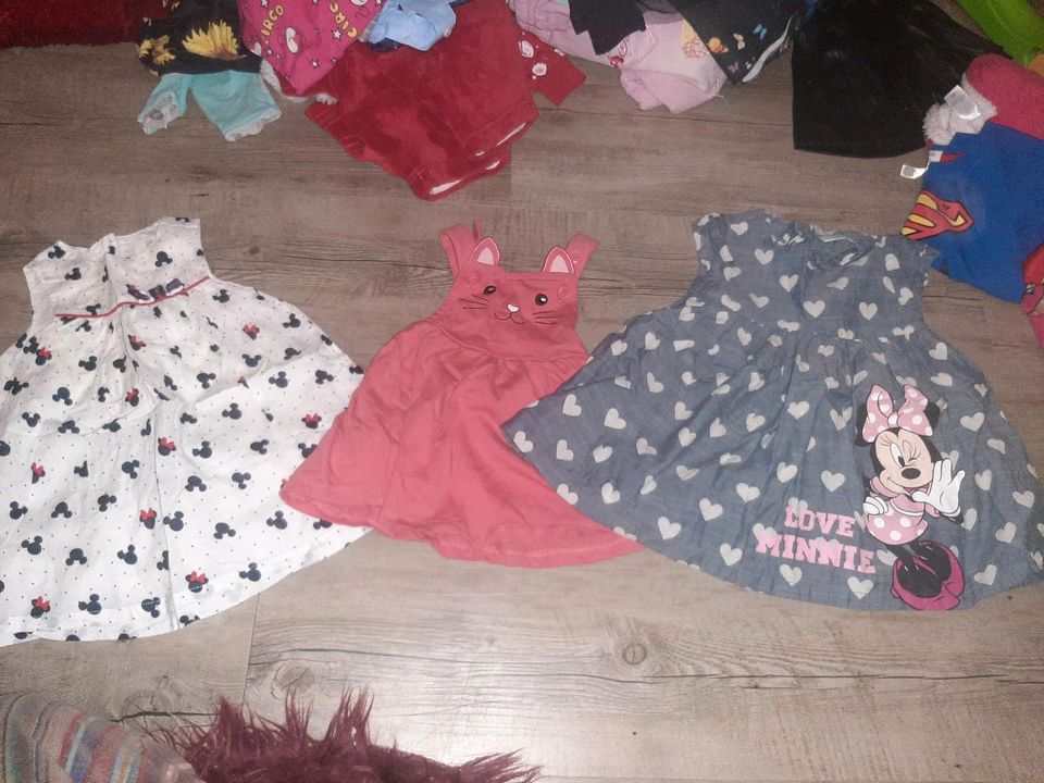 2 Minnie Mouse Kleider u.1 Kleid mit Katze Größe 74 Mädchen in Berlin