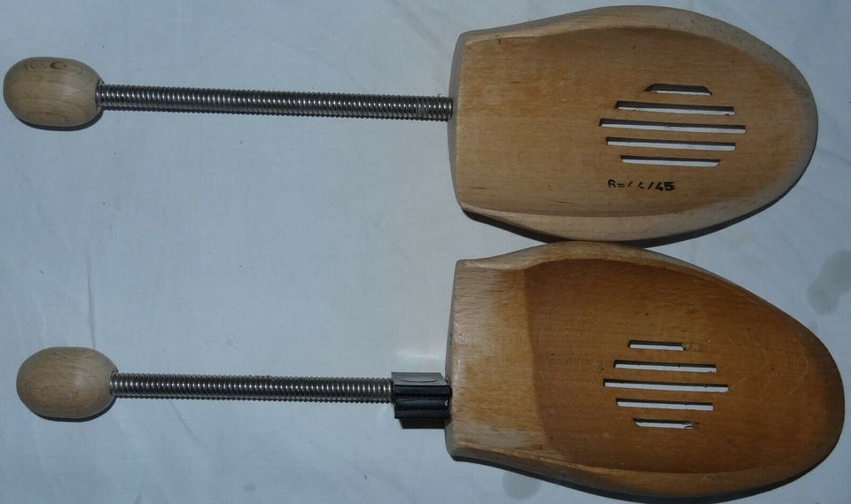 SS4| Schuhspanner Holz Gr.6 44-45 Spiralfeder Echtholz benutzt no in Urbar