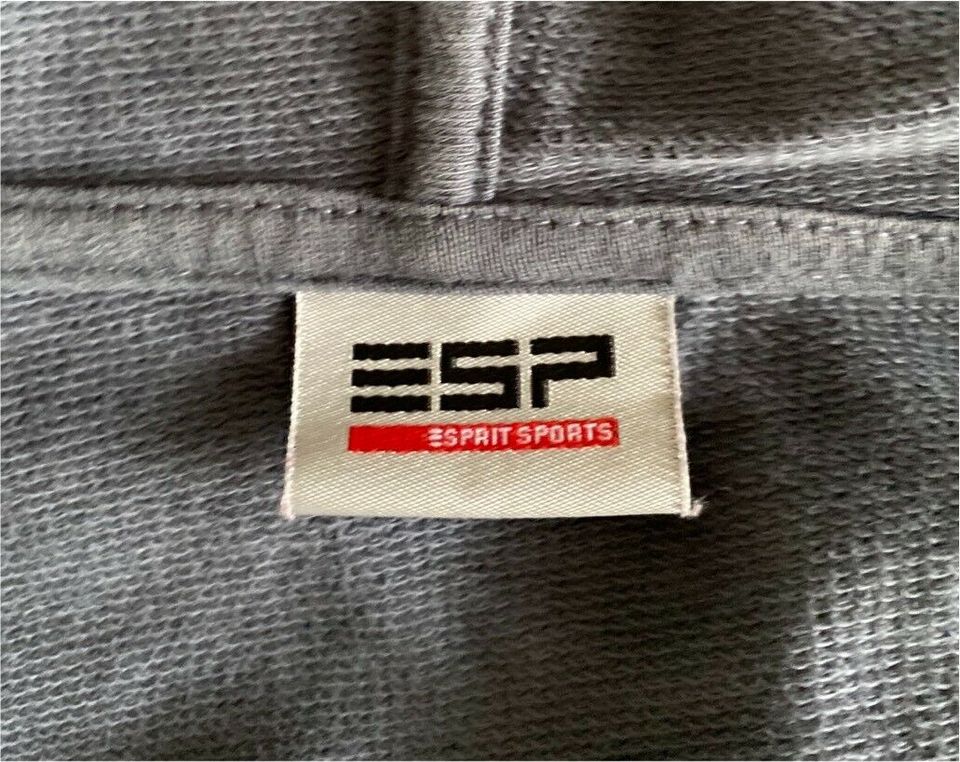 ESP Esprit Sweatweste in Größe 140/146 in Sulzbach (Saar)