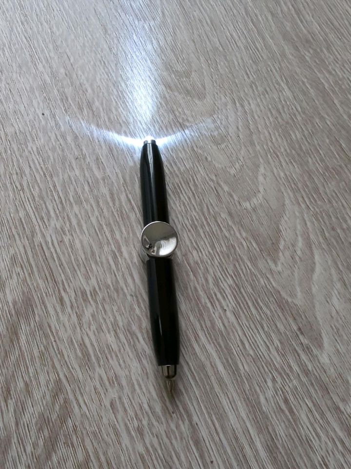 Kugelschreiber • Fidget Spinner Finger-Spinner • LED Taschenlampe in Bretten