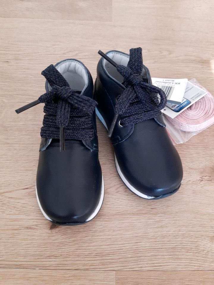 Neue Schuhe Echtes Leder unisex gr. 22 in Baden-Baden