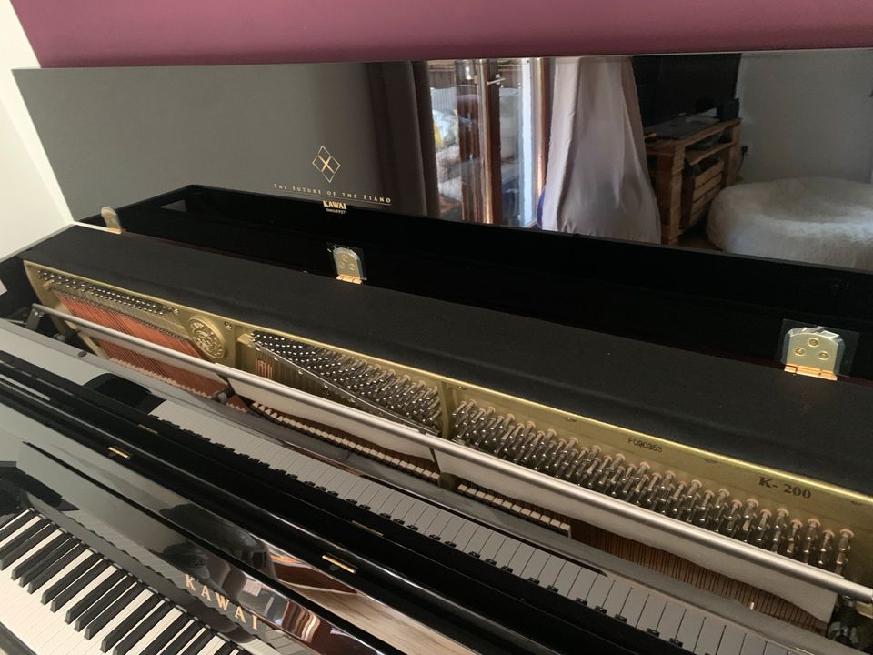 Kawai K200 Klavier in Nittendorf 